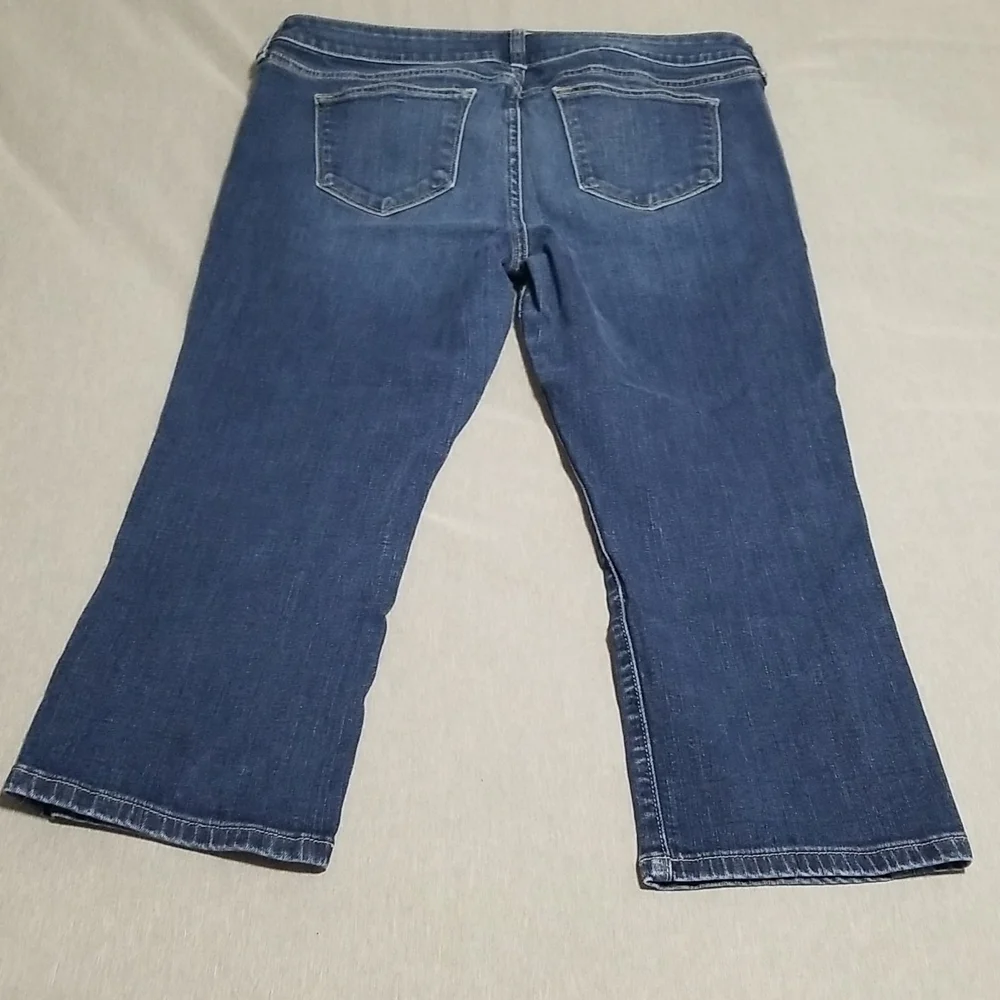 A.N.A Shorts Capris or Ankle Pants - Picture 15 of 16